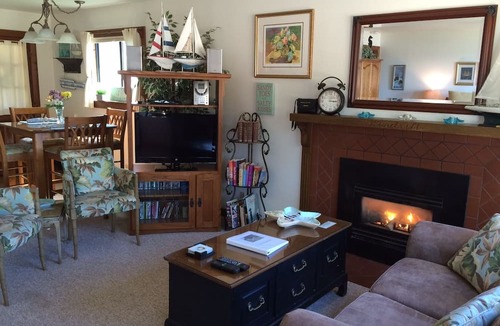 Fort Bragg Cottage | Windrift Cottage - An idyllic haven on the coast