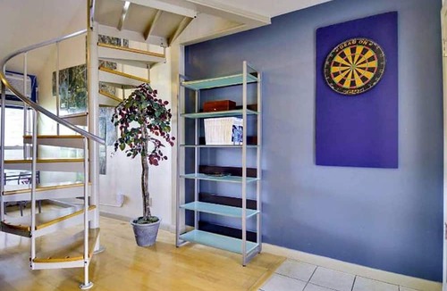 Barton Hills Apartment | Modern Loft in the Heart of ATX Walk to Zilker