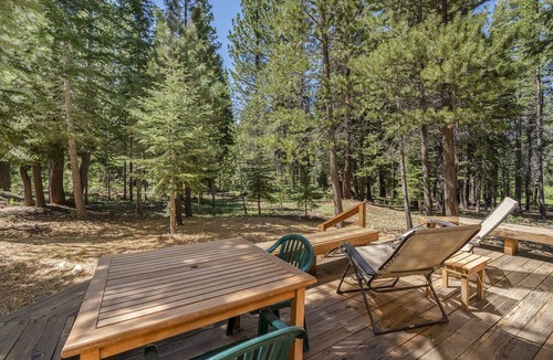 Truckee Cabin | Creekside Cabin - Beautiful Dog Friendly Cabin in TD, Hiking and Biking Access