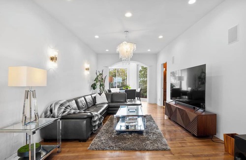 Marina District House | Located on Marina blvd