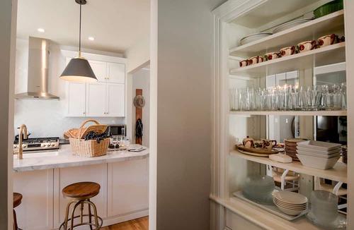 Napa House | The Banks House, Upscale 3BD/3BA Home,10 Min Walk to World Class Downtown Napa