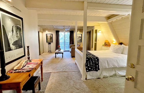 Yosemite West House | Yosemite Mountain Lodge