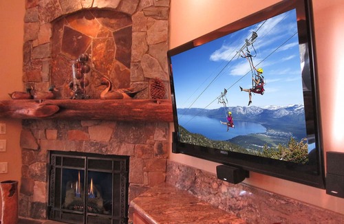 Truckee Condo | LOCATION! LOCATION! Ski In-Out, Ski Trails Condo Very Near N'star Vill, Wi-Fi