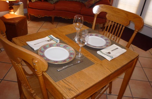 Fetters Hot Springs-Agua Caliente Cottage | Charming Wine Country Cottage