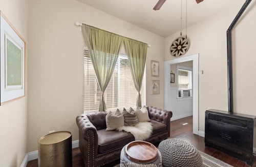 Midtown Sacramento Apartment | Close to State Capitol | Mins to Southside Park
