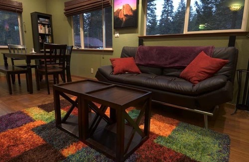 Yosemite West Ski Chalet | Inside Yosemite Nat Park! Newly remodeled private 2bd 2ba home with central A/C