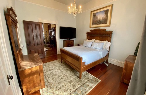 Beach Hill - Beach Flats House | Gorgeous Historic Victorian Duplex, Quick Walk to Wharf, Beach & Boardwalk