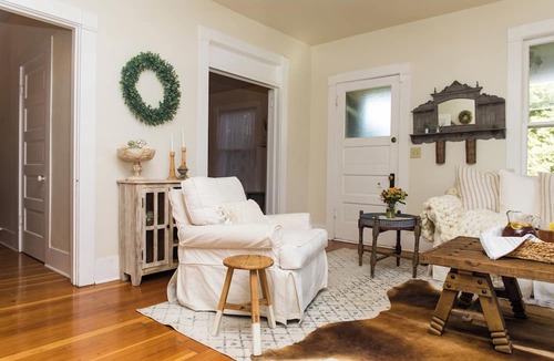 Chico House | Beautiful Chico Farmhouse With Room for All…10 beds!