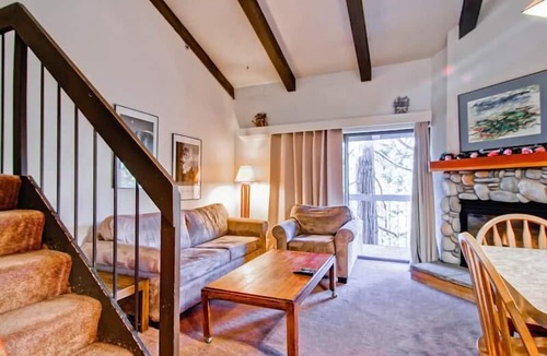 Yosemite West Condo | (A210) Loft Condominiums