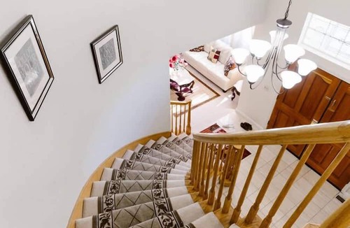 Union City House | Grand Executive Luxury Home