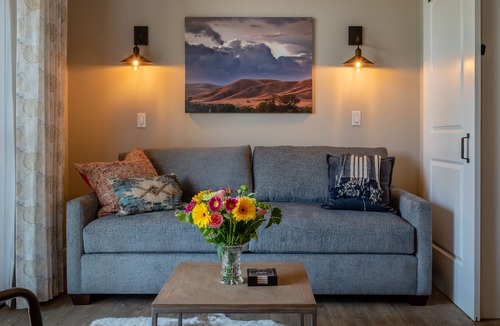 Paso Robles House | 2 Balconies + Town Square Views | Downtown Paso Robles | Paso Park Suites
