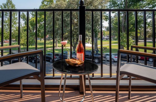 Paso Robles House | 2 Balconies + Town Square Views | Downtown Paso Robles | Paso Park Suites