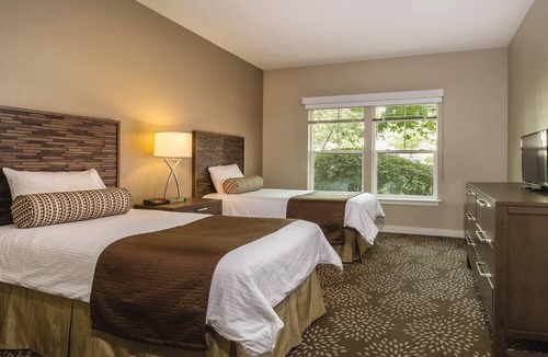 Windsor Resort | Visit the Russian River Valley in style!