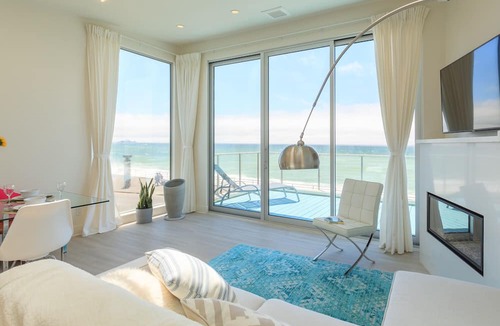Sharp Park Condo | Luxury Beachfront Penthouse near SF (4)