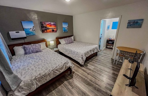 Kings Beach House | Welcoming hotel with lakeview, golf, skiing, WiFi, & Netflix