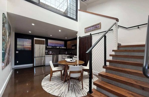 Petaluma Apartment | Lavender Suite @ Petaluma Warehouse Lofts