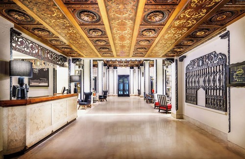 Theater District Hotel | Everything You Need For The Perfect Vacation! Pets Are Welcome!