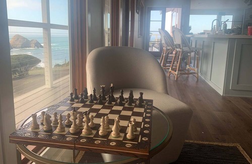 Elk House | Panoramic Ocean View Home in Elk with Beach Access