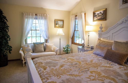 Cool House | Peaceful Cool CA Gold Country Retreat - Hot Tub, BBQ, Home Theater & Game Tables