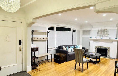 Westwood Park Apartment | Large SF Craftsman Walkable Great for Work/Leisure