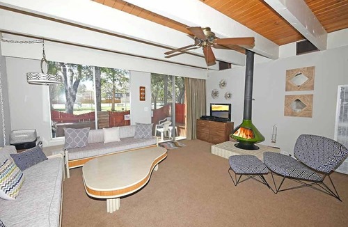 Tahoe Keys Condo | Economical Studio Condo with Retro Decor - 105A~