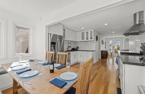 Cloverdale House | Riverfront Escape in North Alexander Vly, 3BR/2BA, hot tub, bbq, bocce ball