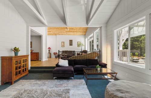 Freestone House | Shangri-La Sonoma - 5BR 4BA Redwood Retreat w/Heated Pool