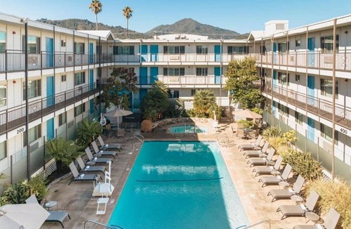 Corte Madera Hotel | Convenient Suite | Near Trails & Dining | Outdoor Pool | Parking | BBQ Area