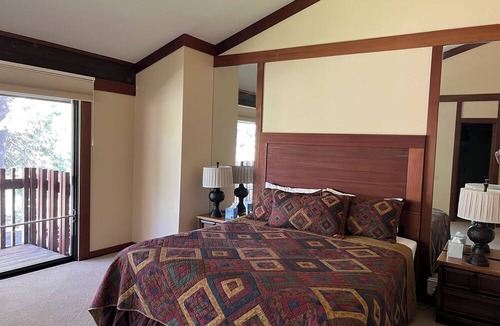 Dollar Point Condo | Christmas in Tahoe- 4 Bedroom in Chinquapin. Walking distance to Lake