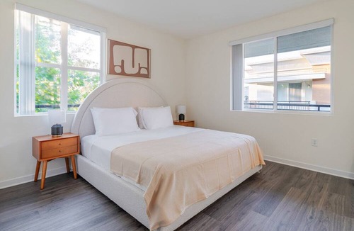 Union City Apartment | Blueground | Union City, pool, nr Don Castro Park