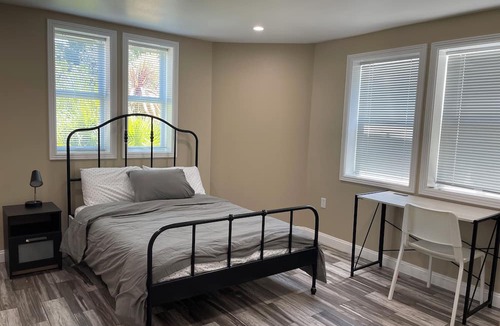 West Alameda Apartment | Alameda Modern Victorian 2BD unit D