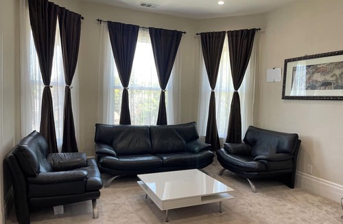 West Alameda Apartment | Alameda Modern Victorian 4BD unit A