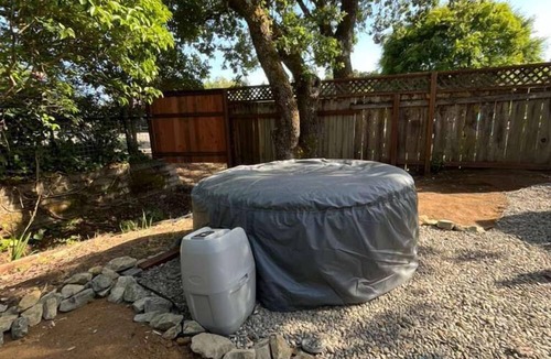 San Marin House | Charming 1BR w/Hot Tub & Fire Pit in Novato