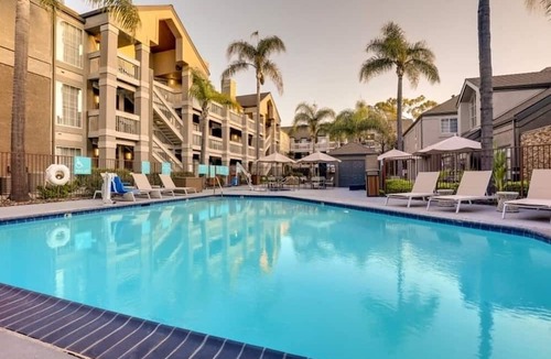 Sunnyvale Hotel | Fun Day at LEGOLAND Discovery Center! Spacious 2BR Unit w/Free Breakfast, Pool!