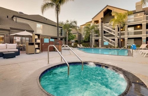 Sunnyvale Hotel | Great Games at Twin Creeks Sports Complex! Pets Allowed, Swimming Pool!