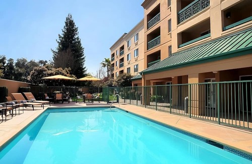 San Ramon Hotel | Experience a Relaxed Getaway! Pool, Free Parking, Minutes to Oakland Zoo!