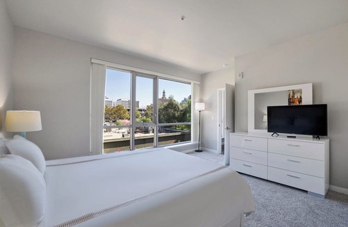 Downtown San Jose Apartment | Cozy 2BR - Perfect for a Family Stay!