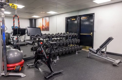 Theater District Hotel | 2 Contemporary Rooms w/Double Beds a Mile from Union Square - Pet-friendly