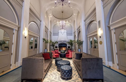 Theater District Hotel | Cozy Room in SF Downtown near Union Square – Modern Amenities & Italian Cuisine