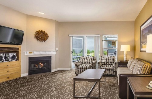 Windsor Condo | Sonoma | Wine Country Hideaway | Pool & Vineyard Views