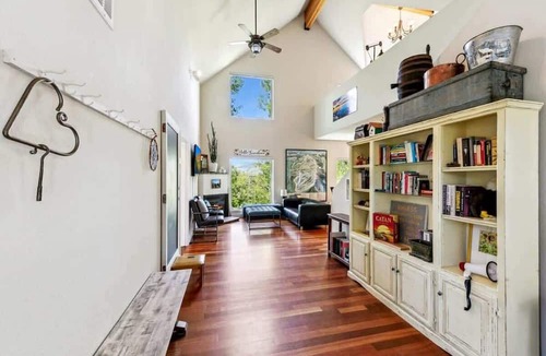 South Lake Tahoe Cabin | Forest Mtn Lodge: Hot Tub, Game Rooms, Near Trails
