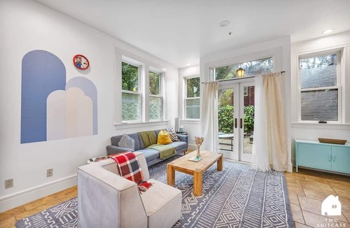 Downtown Berkeley Apartment | Downtown Berkeley 3BR | Near UC & BART + Parking