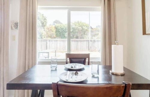 El Cerrito Apartment | Chic 1 Bedroom Apartment w/Comfy King Bed