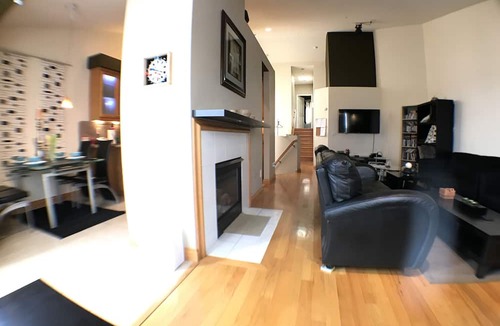 Crocker Apartment | A Spa like Stay 6 Beds & 2 sofa sleepers - upper level + Spa Jacuzzi