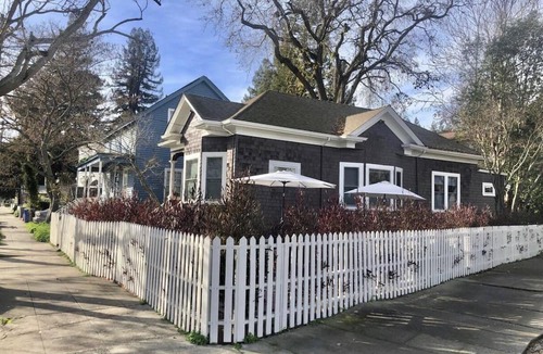 Napa Cottage | Charming Downtown Napa Cottage.walk everywhere!