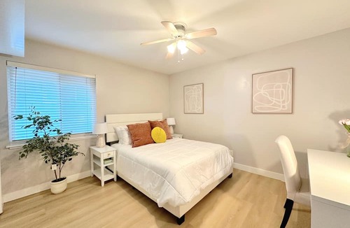 West San Jose Apartment | The heart of silicon valley large suit, 3 minutes to Santana Row