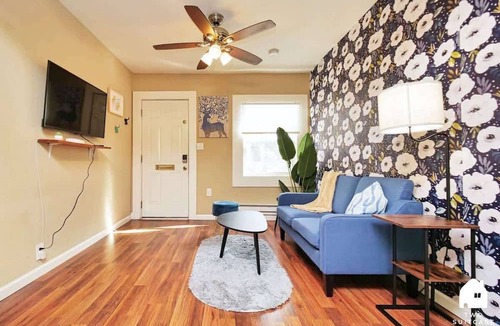 Poets Corner Apartment | Central Berkeley 1BR Home | Near UC + Parking + Garden Acess