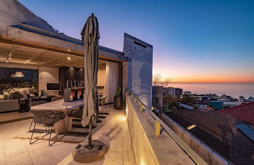 Sea Point Villa | Ilkley Penthouse 3 Bedroom