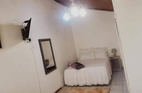 Pietermaritzburg Cabin | Spacious lodge in beautiful Pietermaritzburg with AC, WiFi