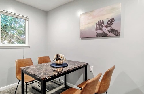 Old Mountain View Apartment | 261-9 Cozy 2-Bedroom Apartment near Mountain View Downtown